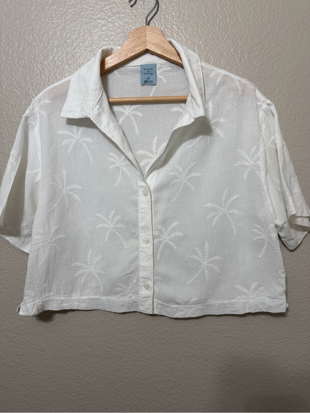 Shade & Shore Women’s White Palm Embroidered Button-Front Crop Shirt Cover Up M